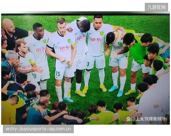 国安三比一：从“三人组”到“战无不胜”的力量——探讨中国足球的“逆袭”秘密